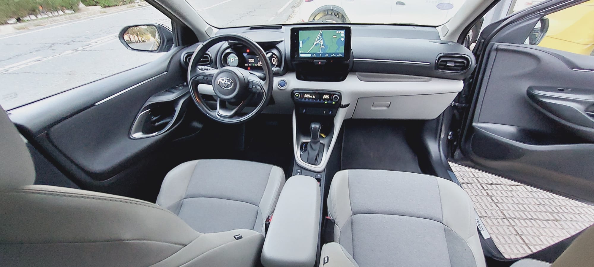 Toyota Yaris 116 cv hyb miniatura 7